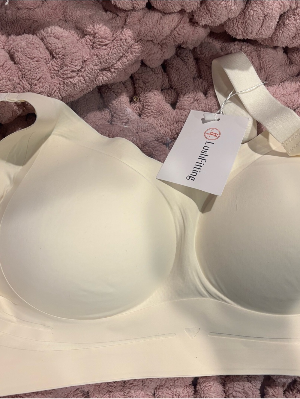 NWT Seamless Wireless Bra in Light Cream